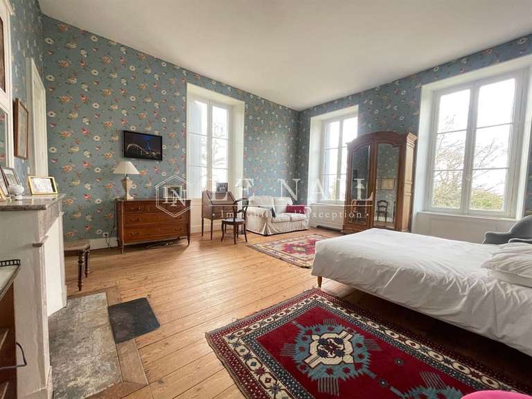 Maison Saintes - 15 chambres - 510m²