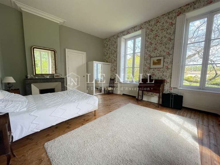 Maison Saintes - 15 chambres - 510m²