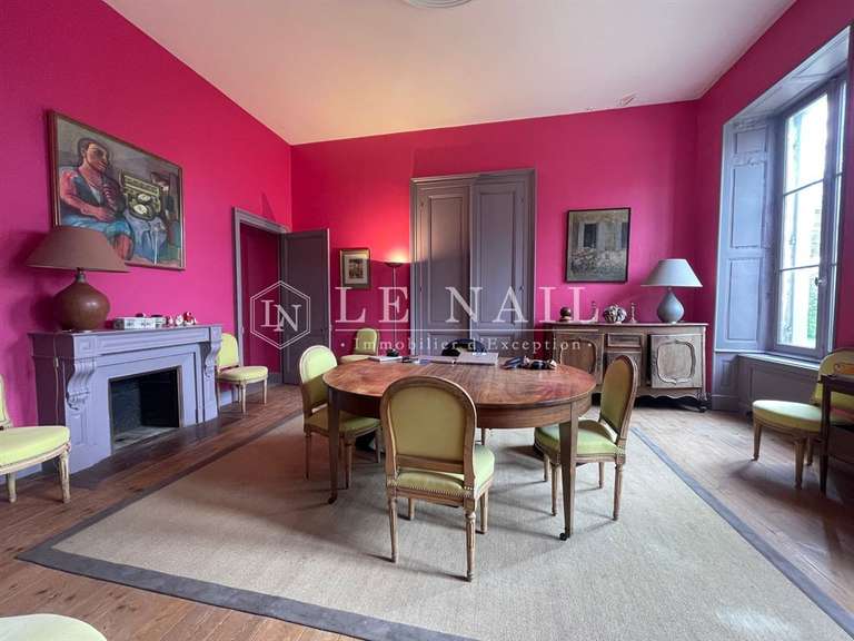 Maison Saintes - 15 chambres - 510m²