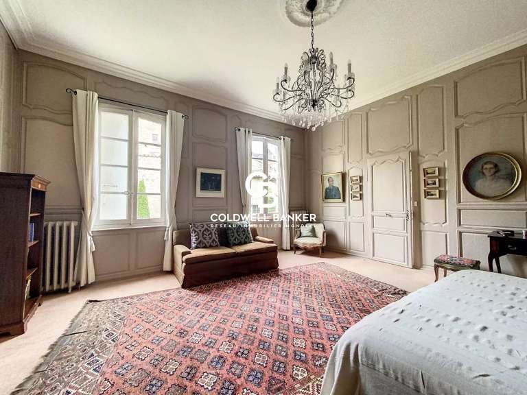 Maison Saintes - 4 chambres - 450m²