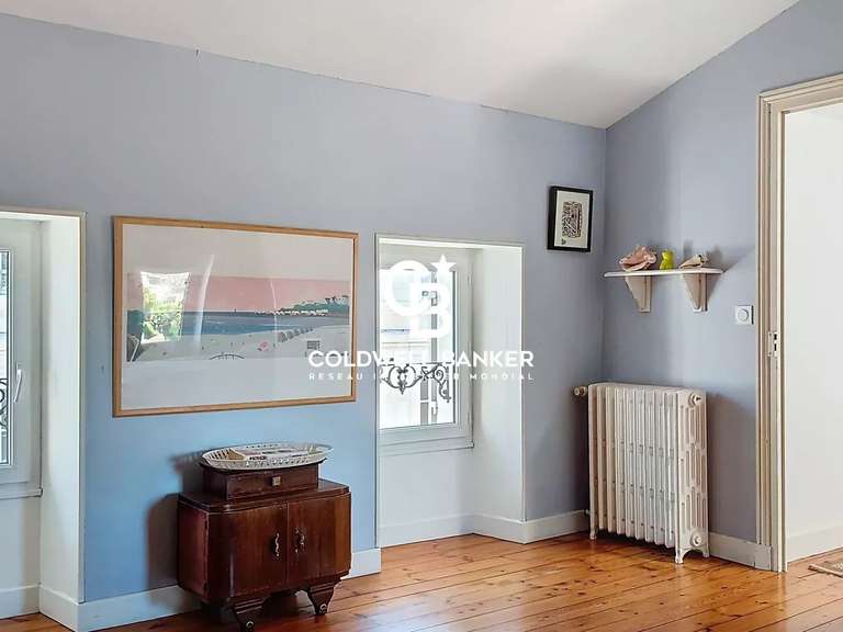 Maison Saintes - 5 chambres - 343m²