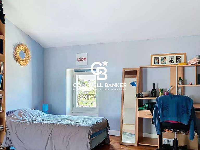 Maison Saintes - 5 chambres - 343m²
