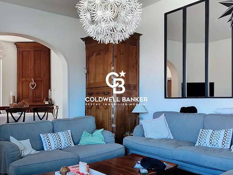 Maison Saintes - 5 chambres - 343m²