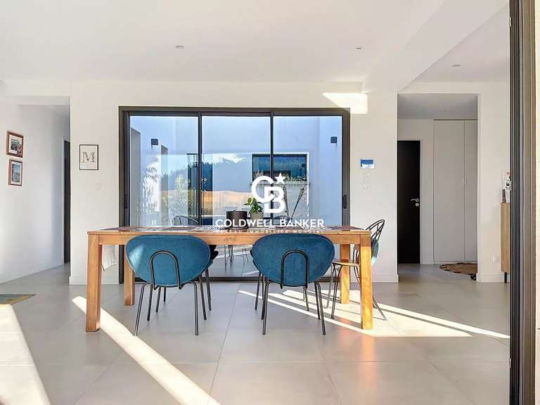 Maison Saintes - 4 chambres - 202m²