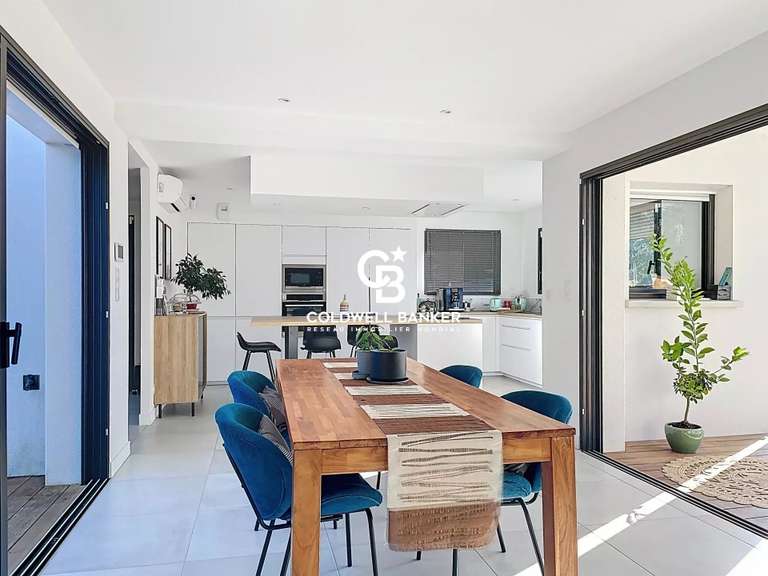 Maison Saintes - 4 chambres - 202m²