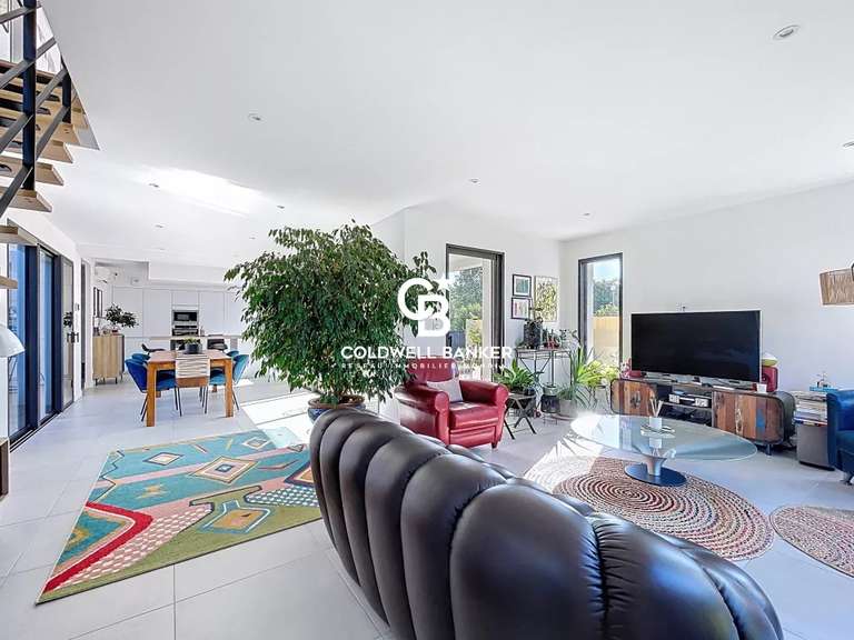 Maison Saintes - 4 chambres - 202m²