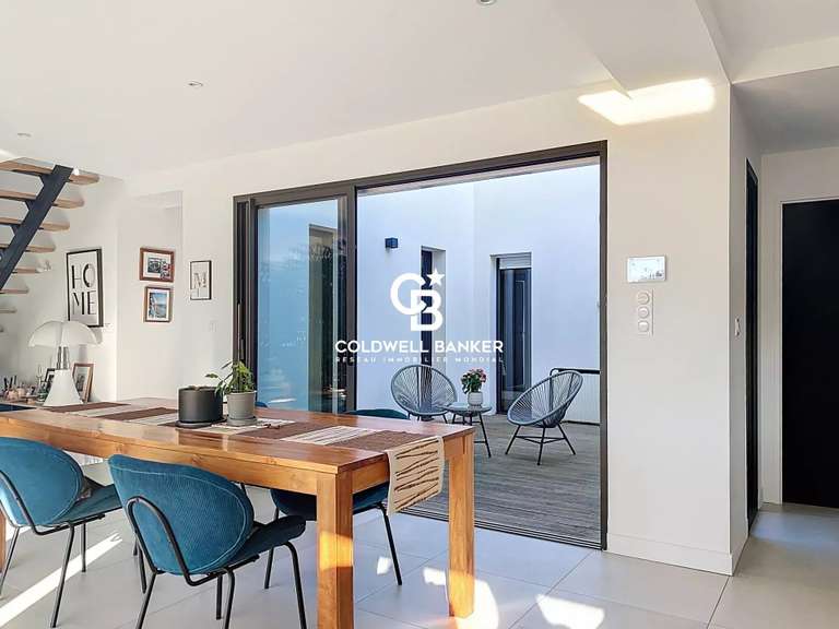 Maison Saintes - 4 chambres - 202m²