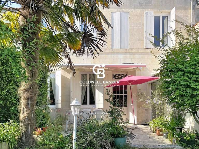 Maison Saintes - 5 chambres - 276m²