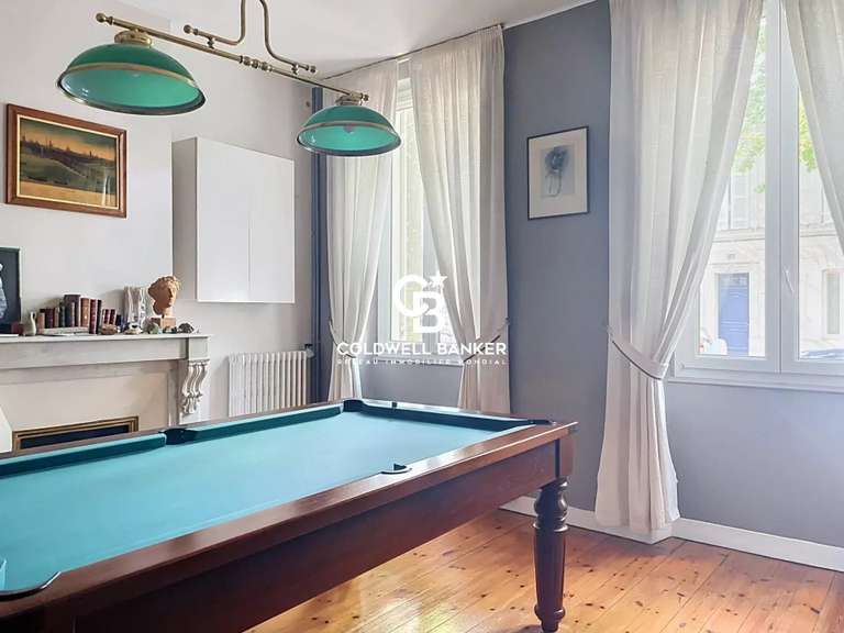 Maison Saintes - 5 chambres - 276m²