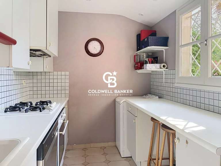 Maison Saintes - 5 chambres - 276m²