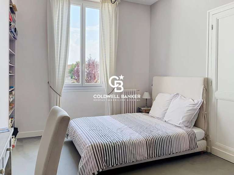 Maison Saintes - 5 chambres - 276m²