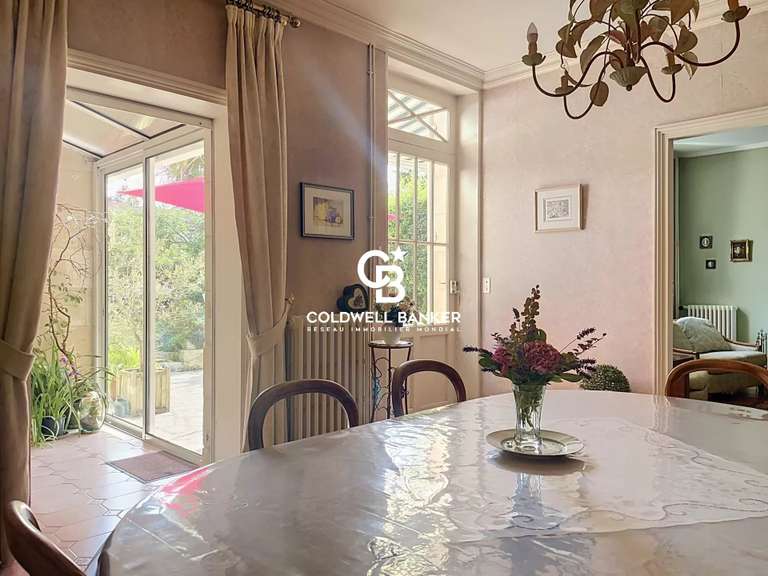 Maison Saintes - 5 chambres - 276m²