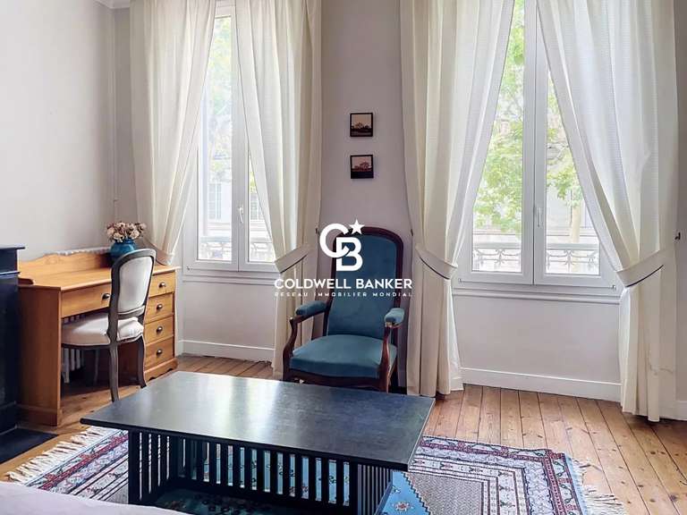 Maison Saintes - 5 chambres - 276m²