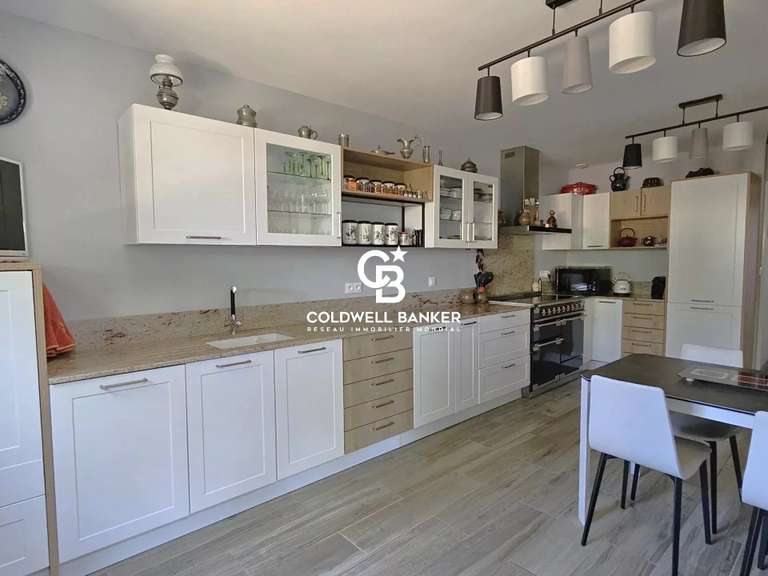 Maison Saintes - 5 chambres - 192m²