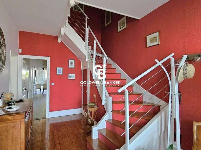 Maison Saintes - 5 chambres - 192m²