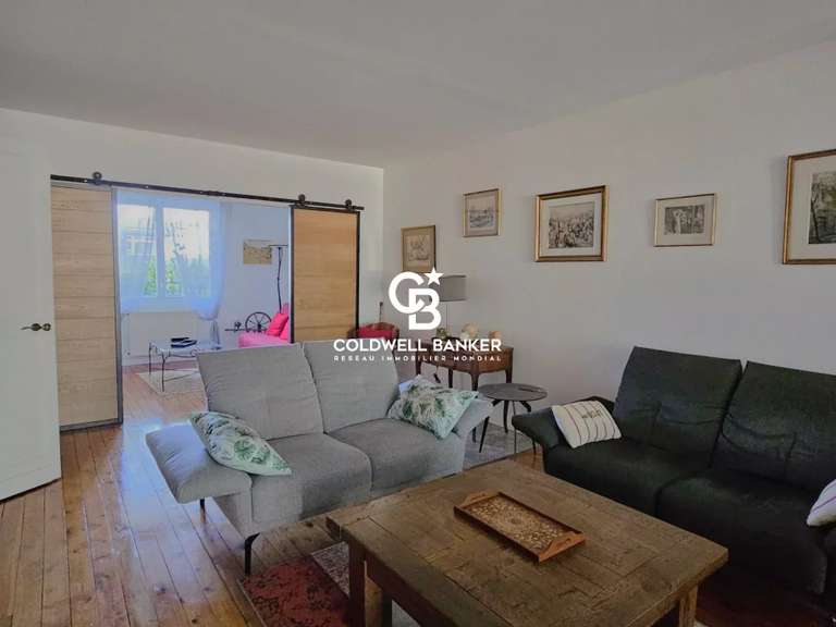 Maison Saintes - 5 chambres - 192m²