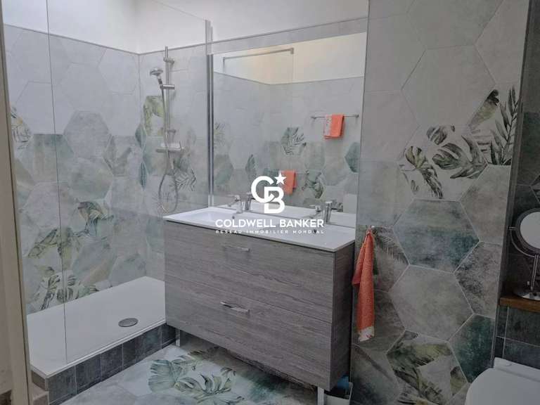 Maison Saintes - 5 chambres - 192m²