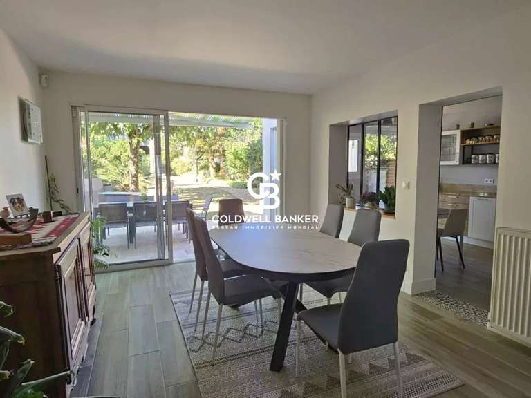 Maison Saintes - 5 chambres - 192m²