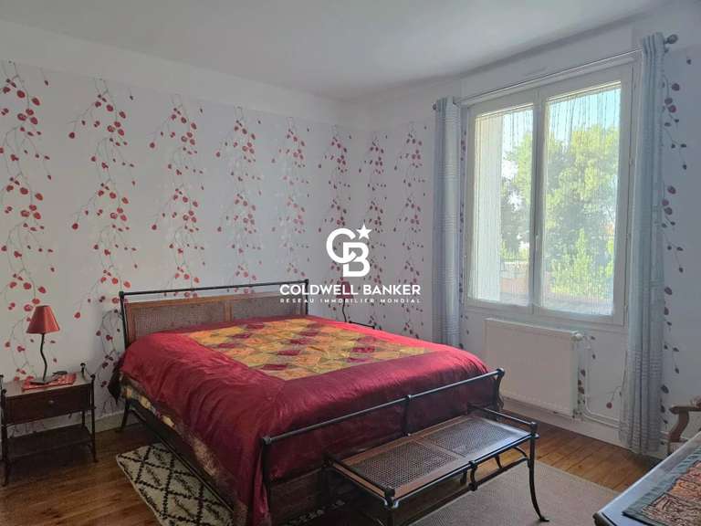Maison Saintes - 5 chambres - 192m²