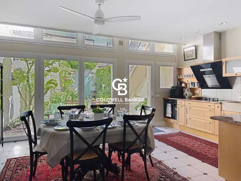 House Saintes - 4 bedrooms - 270m²