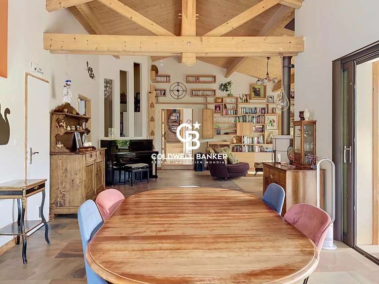 Maison Saintes - 5 chambres - 202m²