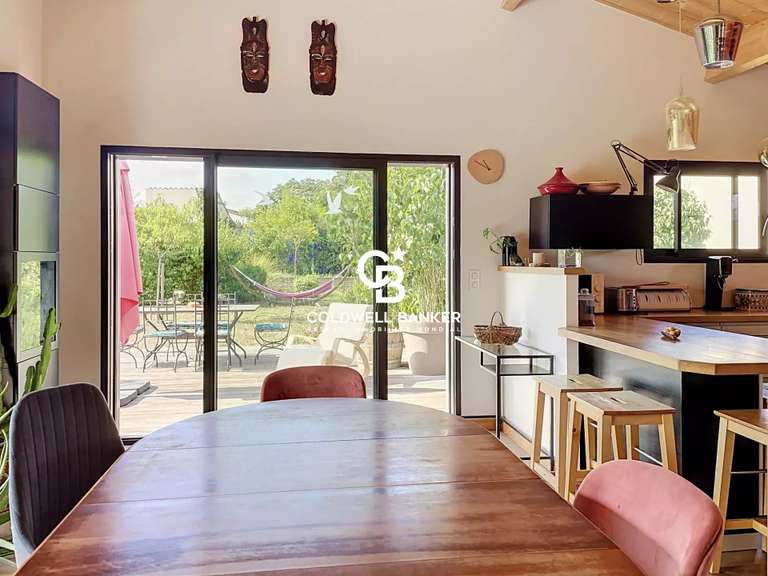 Maison Saintes - 5 chambres - 202m²
