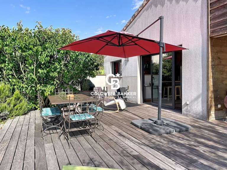 Maison Saintes - 5 chambres - 202m²
