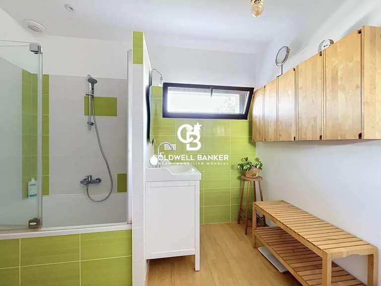 Maison Saintes - 5 chambres - 202m²