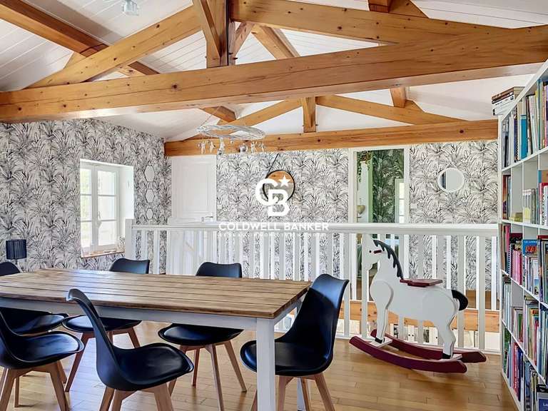 Maison Saintes - 5 chambres - 290m²