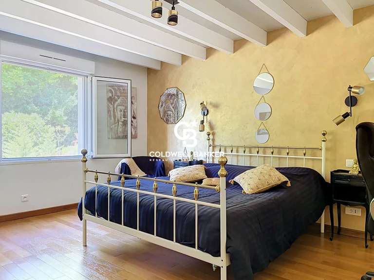 Maison Saintes - 5 chambres - 290m²