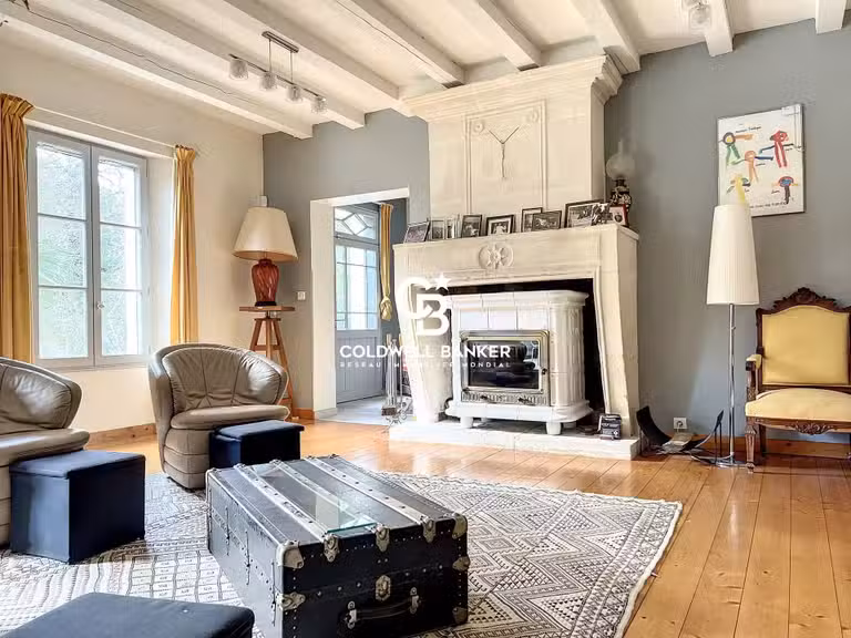 Maison Saintes - 7 chambres - 552m²
