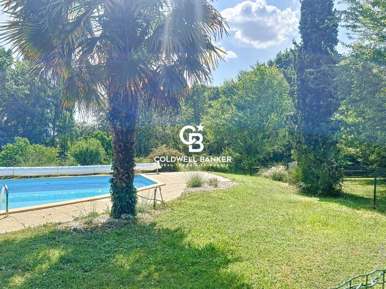 Maison Saintes - 7 chambres - 552m²