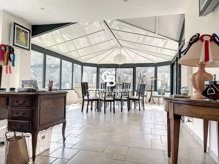 Maison Saintes - 7 chambres - 552m²