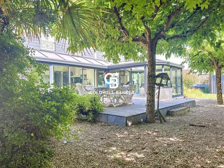 Maison Saintes - 7 chambres - 552m²
