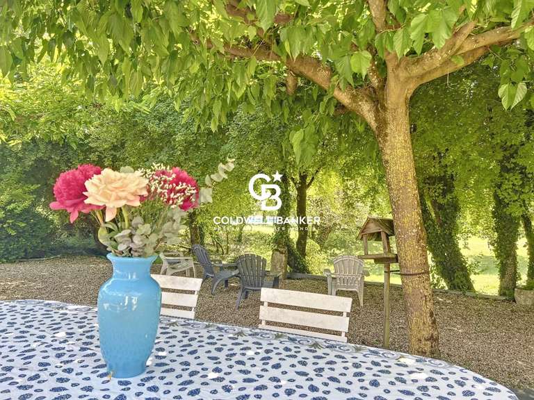 Maison Saintes - 7 chambres - 552m²
