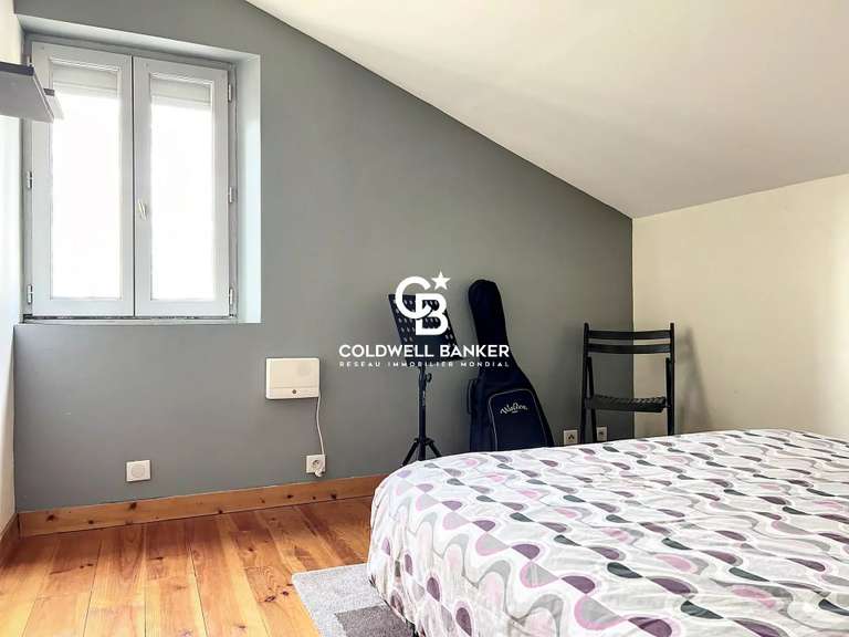 Maison Saintes - 7 chambres - 552m²