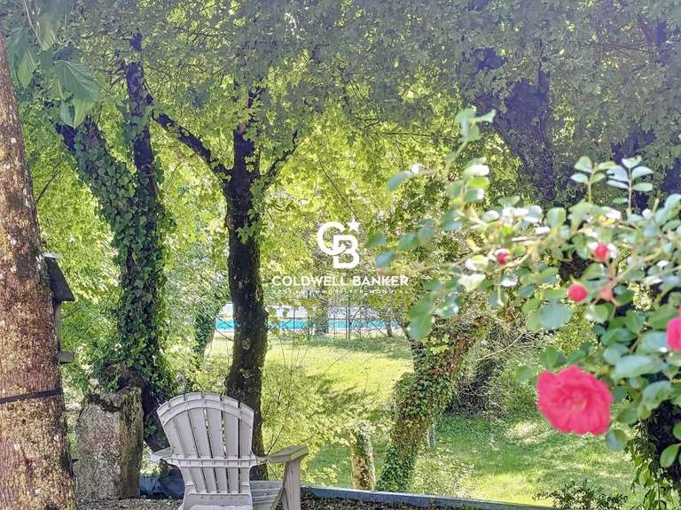 Maison Saintes - 7 chambres - 552m²