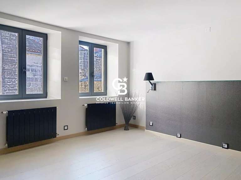 Maison Saintes - 3 chambres - 300m²