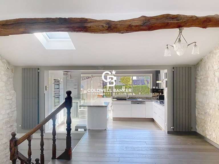 Maison Saintes - 3 chambres - 300m²