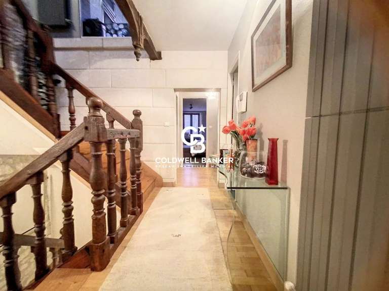 Maison Saintes - 3 chambres - 300m²