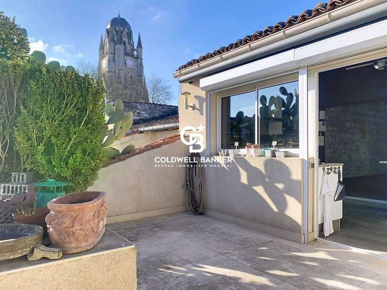 Maison Saintes - 3 chambres - 300m²
