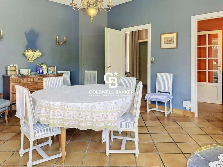 Maison Saintes - 5 chambres - 306m²
