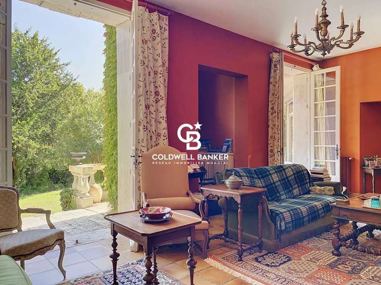 Maison Saintes - 5 chambres - 306m²