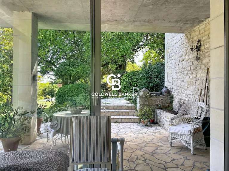 Maison Saintes - 5 chambres - 306m²