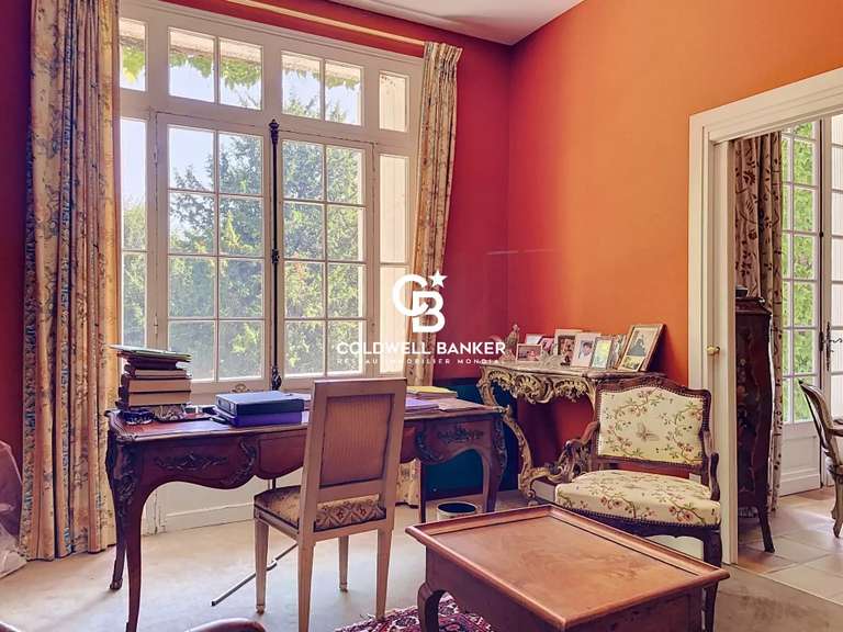 Maison Saintes - 5 chambres - 306m²
