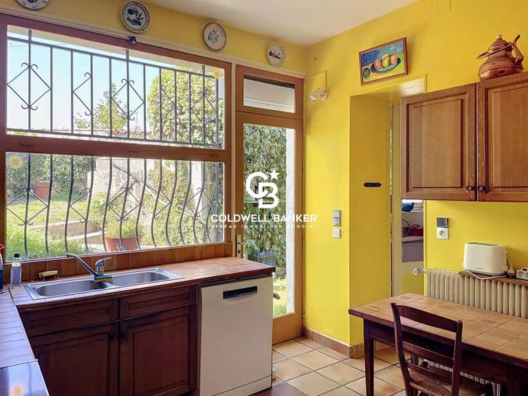 Maison Saintes - 5 chambres - 306m²