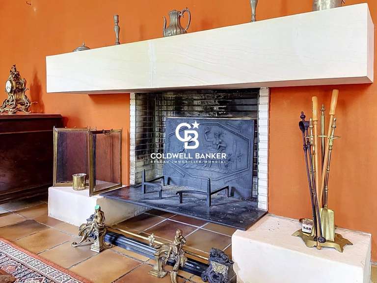 Maison Saintes - 5 chambres - 306m²