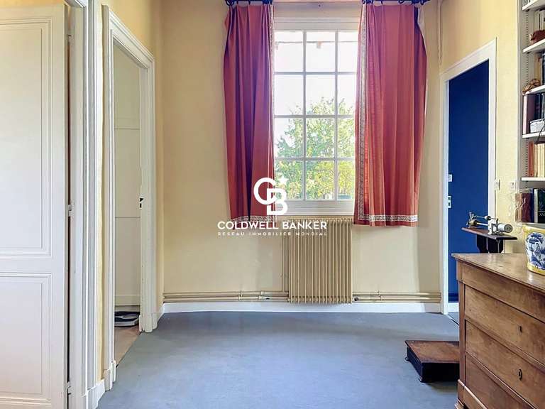 Maison Saintes - 5 chambres - 306m²