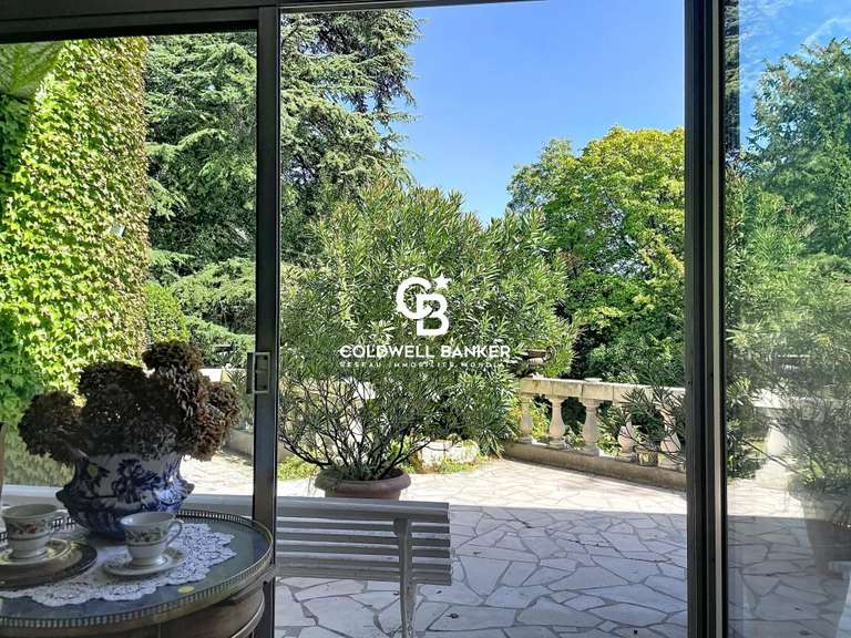 Maison Saintes - 5 chambres - 306m²