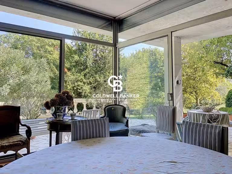 Maison Saintes - 5 chambres - 306m²